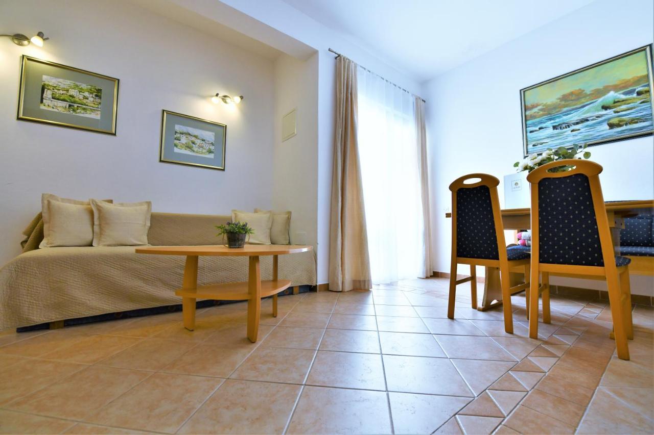 Villa Nora Tučepi Extérieur photo