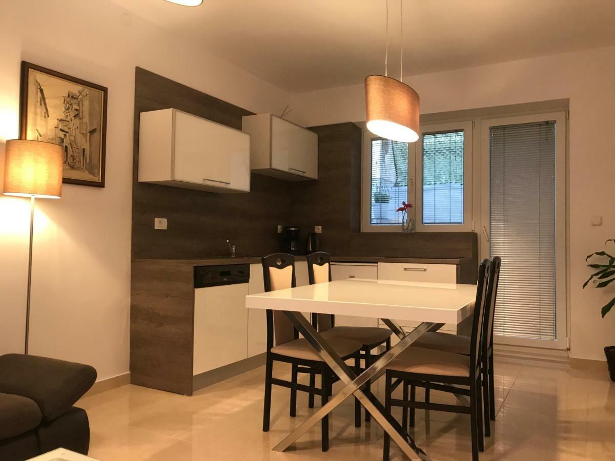 Villa Nora Tučepi Extérieur photo